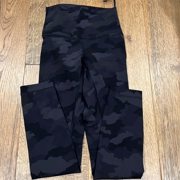 lululemon athletica Pants - Black camo lululemon Wonder Under 25’ leggings